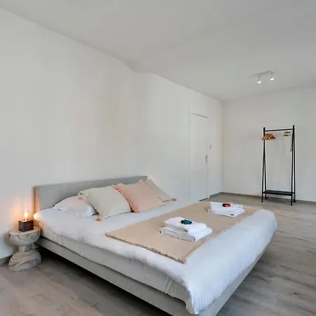 בית נופש Bright And Spacious Family House In The Center Of *