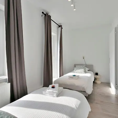 Bright And Spacious Family House In The Center Of *