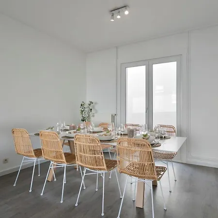 Bright And Spacious Family House In The Center Of בית נופש