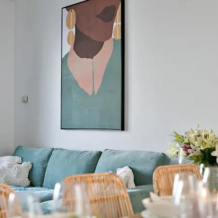 Bright And Spacious Family House In The Center Of