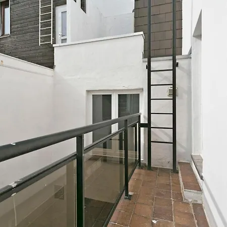 בית נופש Bright And Spacious Family House In The Center Of